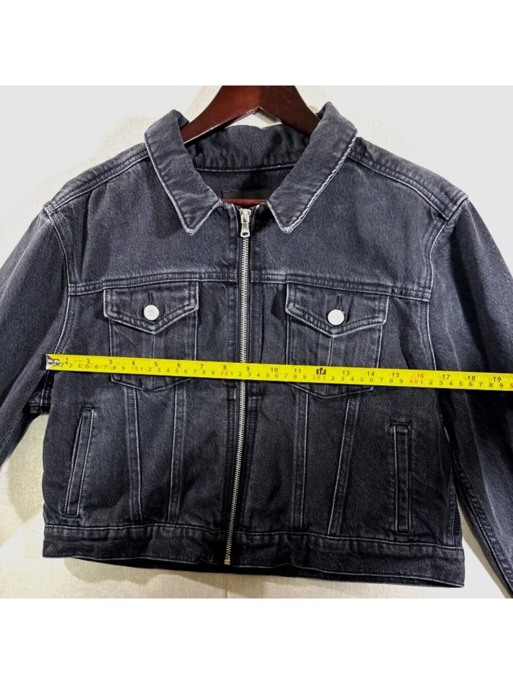 PAIGE Vivienne Cropped Faded Black Denim Zip Jacket L - Picture 9 of 10